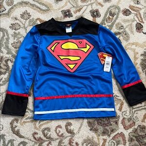 Superman long sleeve shirt 💙❤️